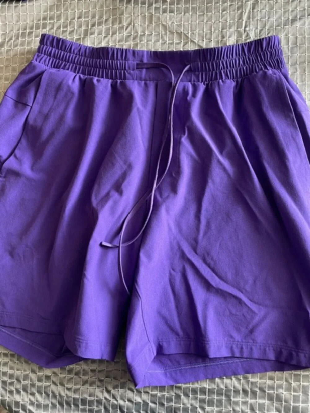 Lululemon shorts new no tags with liner size Medium